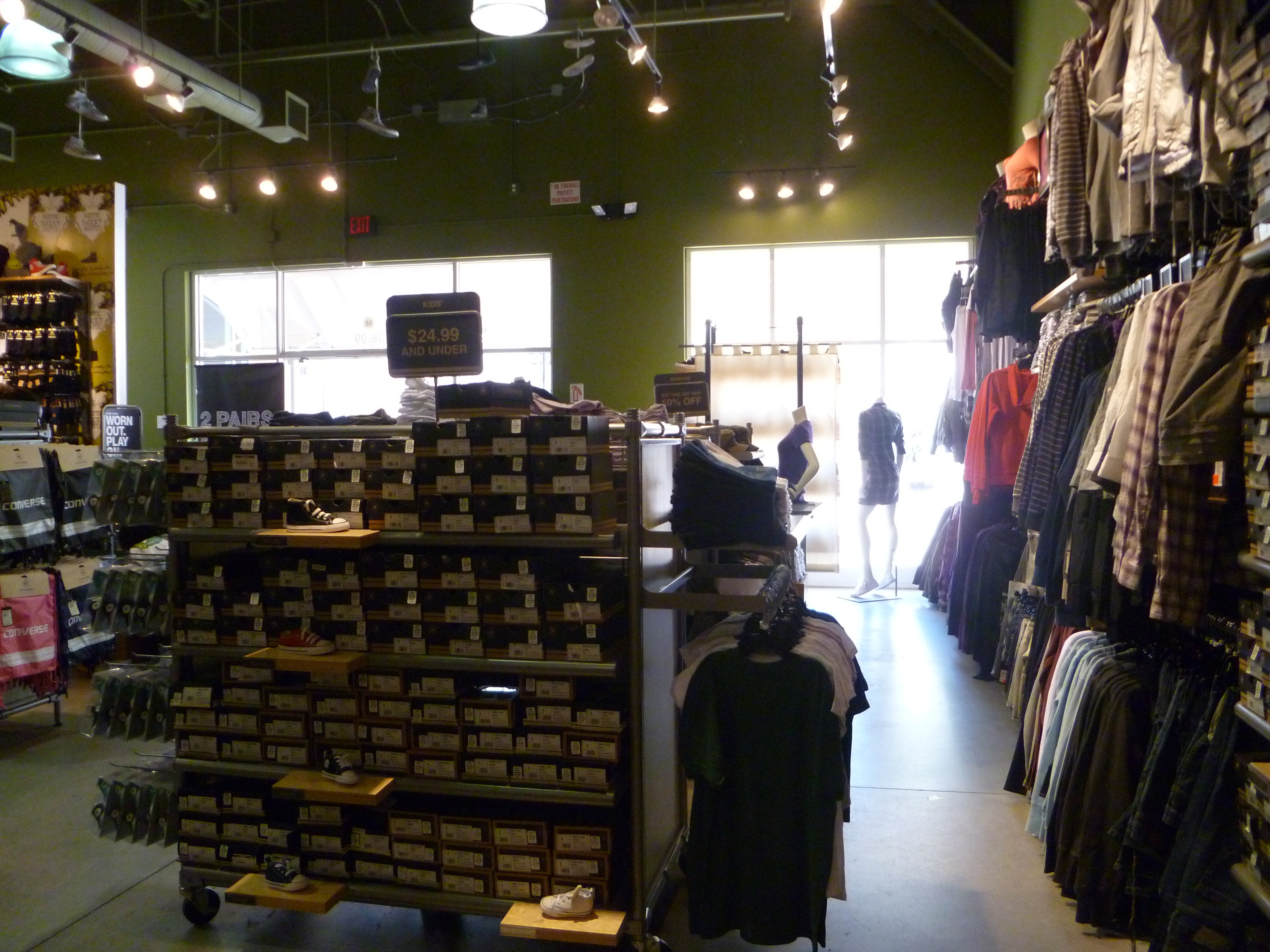 converse outlet tampa