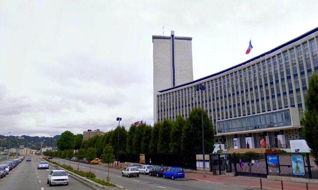 estafador Lima Monetario Edificio Tour des Archives en Rouen: 1 opiniones y 2 fotos