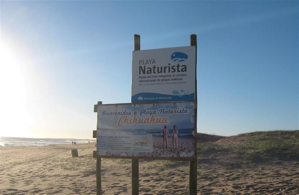 Playa Chihuahua | Playa nudista en Punta del Este, Uruguay